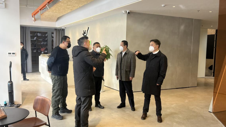 上海市金山区副区长翟金国调研U+数创园
